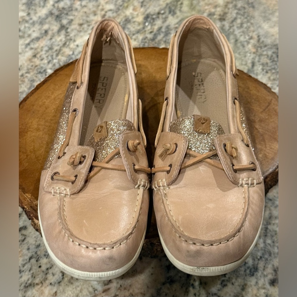 Sperry Angelfish Tan Boat Shoes with gold glitter. Size 9. Leather upper EUC